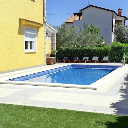Apartment House Holek Silo (Krk)