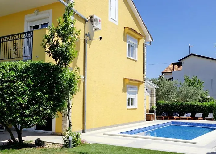 Apartment House Holek Silo (Krk)