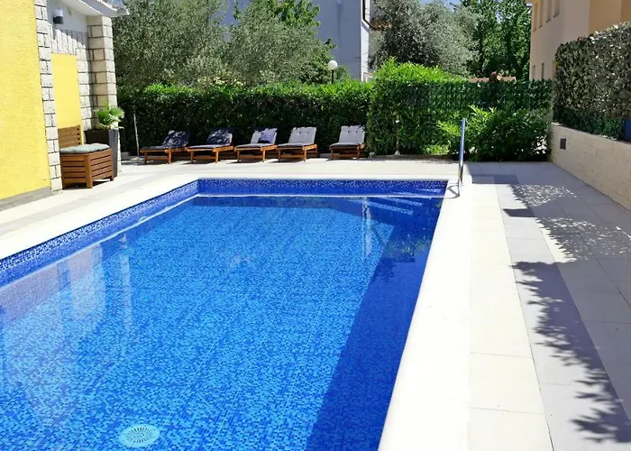 Apartment House Holek Silo (Krk)