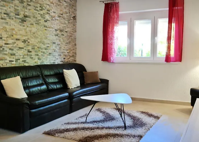 Apartment House Holek *