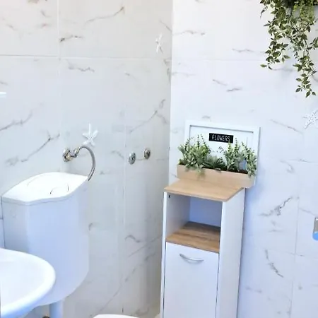 House Holek Διαμέρισμα *